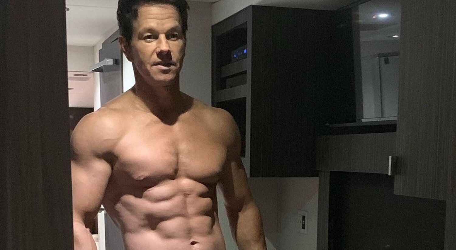 La rutina de Mark Wahlberg: de pie a las 2:30 A.M. para hacer ejercicio